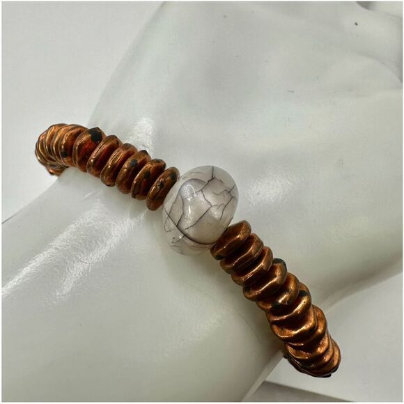 Rose quartz agate and copper disc beaded stretchy bracelet - Picture 5 of 9